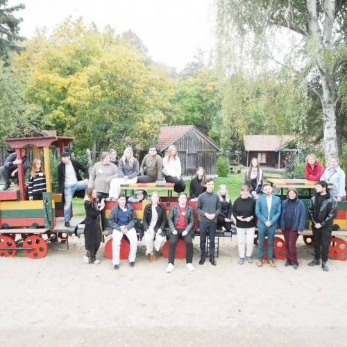 Gruppenfoto von der Gründung des Dachverbands der Jugendgremien in M-V